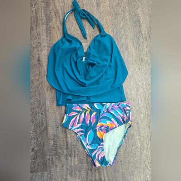 Medium Scoop Neck Tankini Teal and Multicolor Women's Swim Set Floral Bottom - Picture 1 of 1